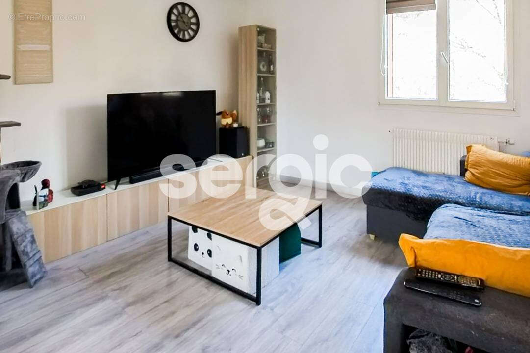 Appartement à SAINTE-GENEVIEVE-DES-BOIS