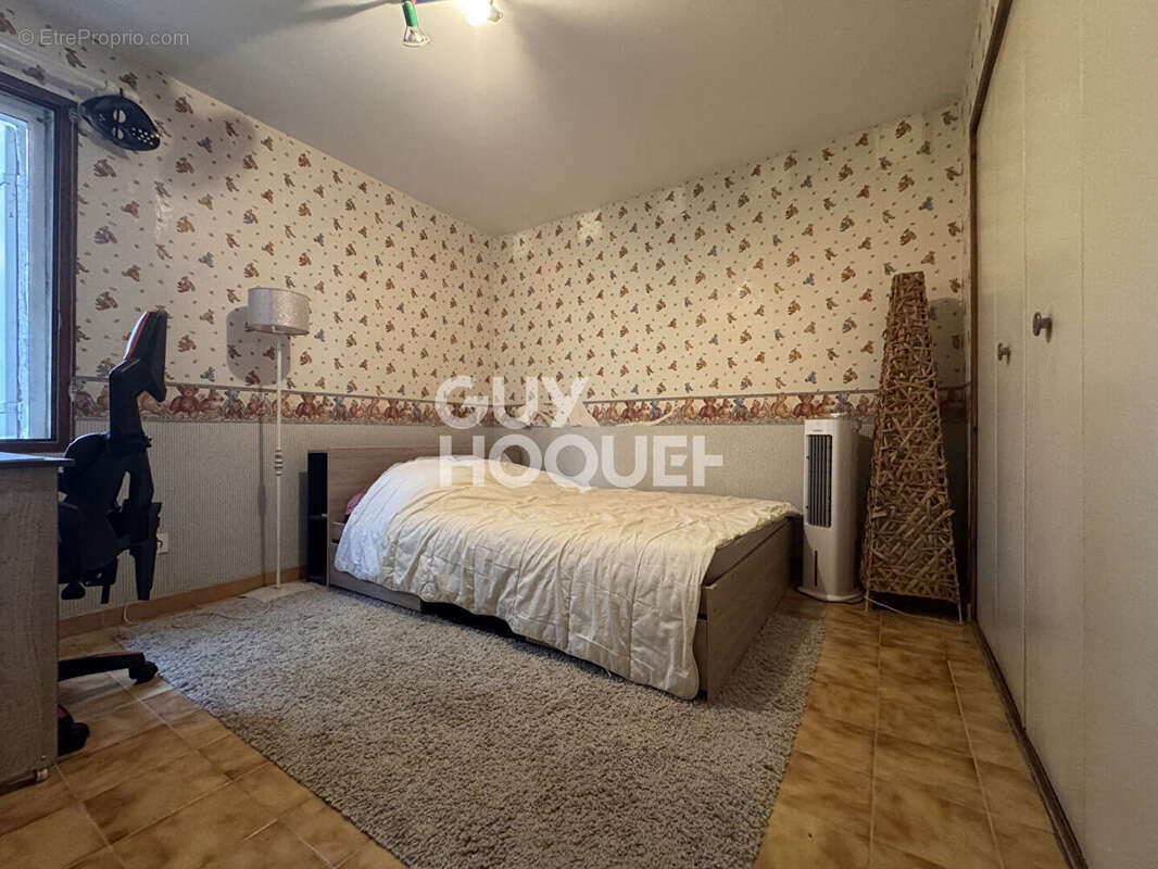 Appartement à CHATEAUNEUF-DE-GADAGNE