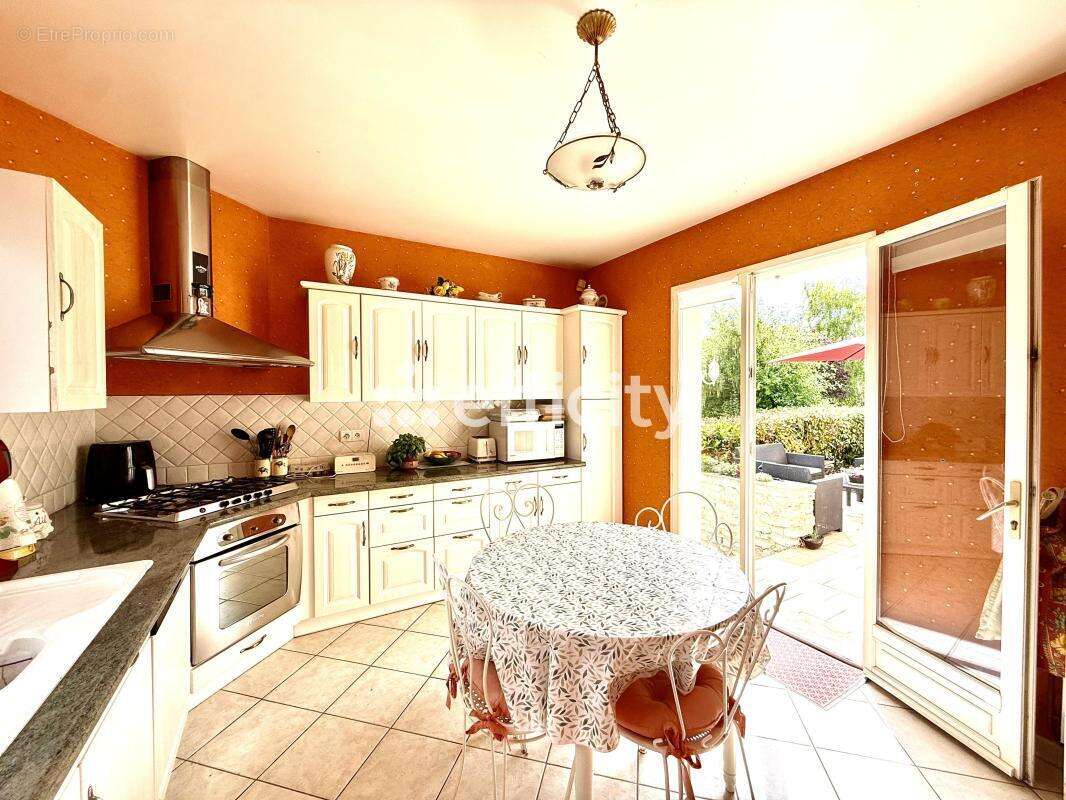 Maison à MEZY-SUR-SEINE