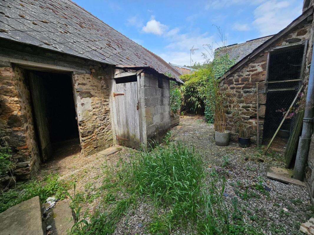Maison à SAINT-LEONARD-DES-BOIS