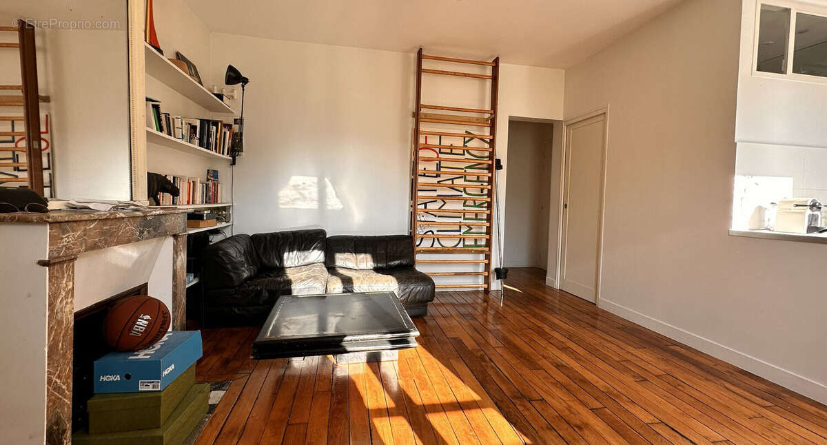 Appartement à PARIS-10E