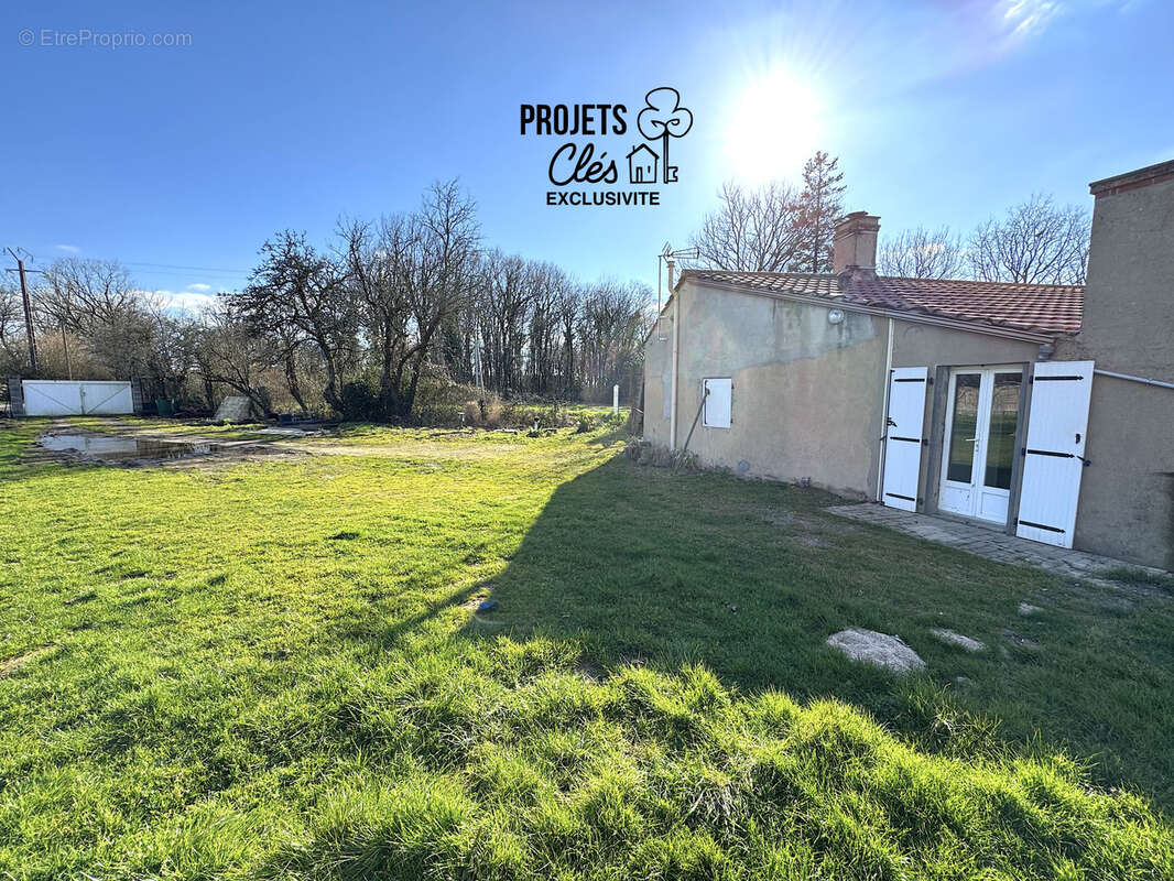 Maison à GROSBREUIL