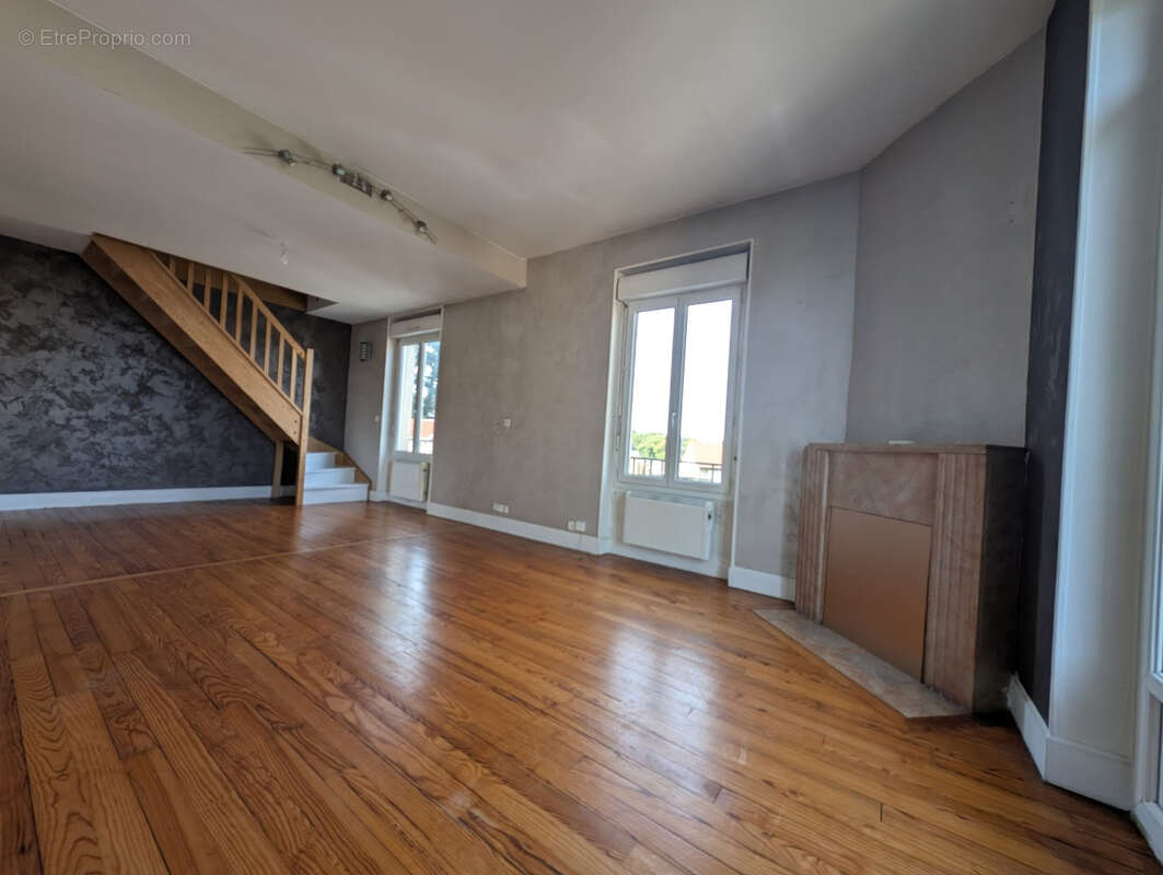 Appartement à GUILHERAND-GRANGES