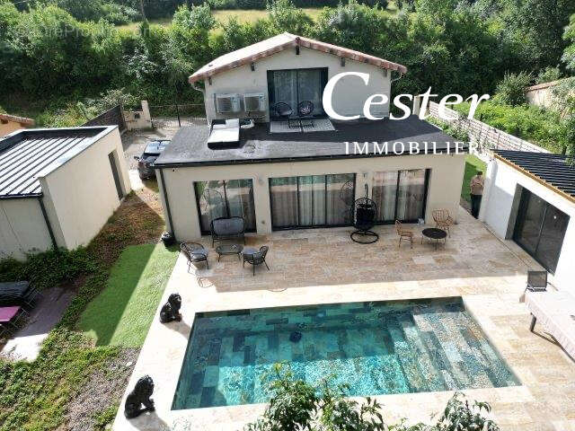 Maison à MONTAIGUT-SUR-SAVE
