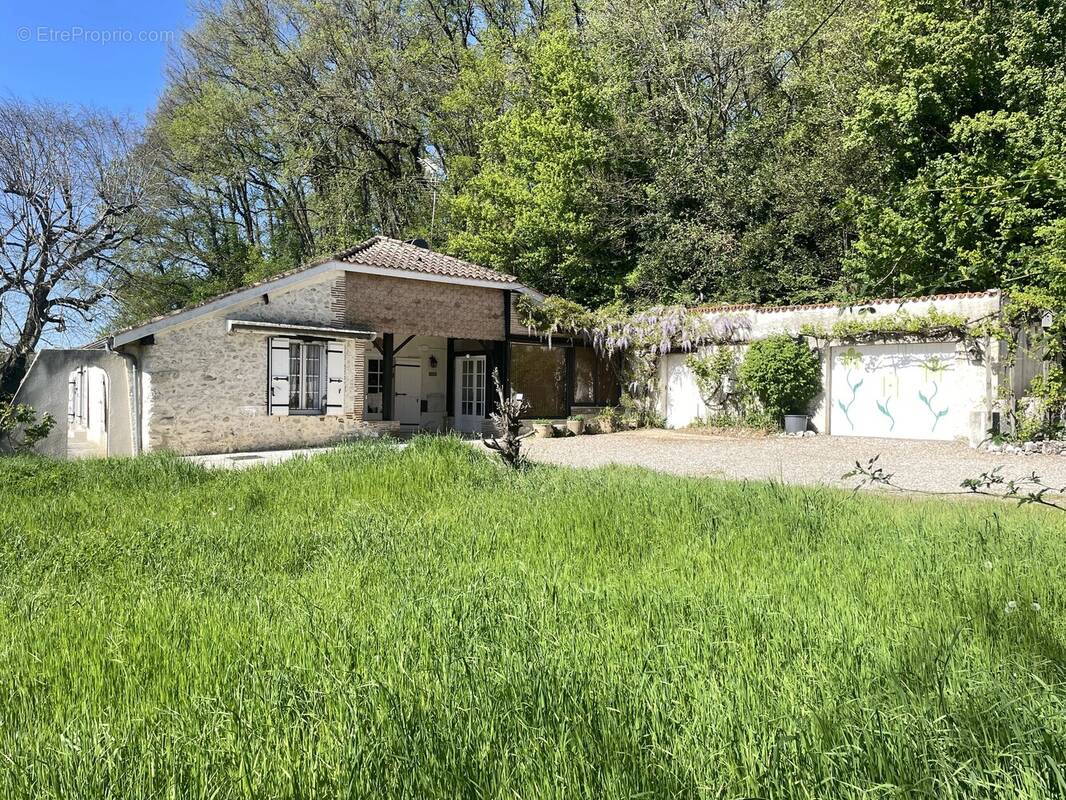 Maison à MONCLAR