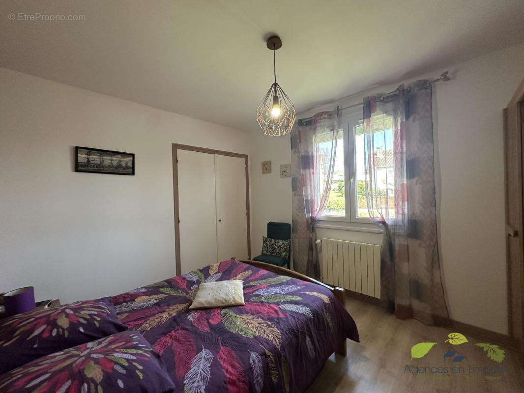 Maison à SAINT-LEONARD-DE-NOBLAT