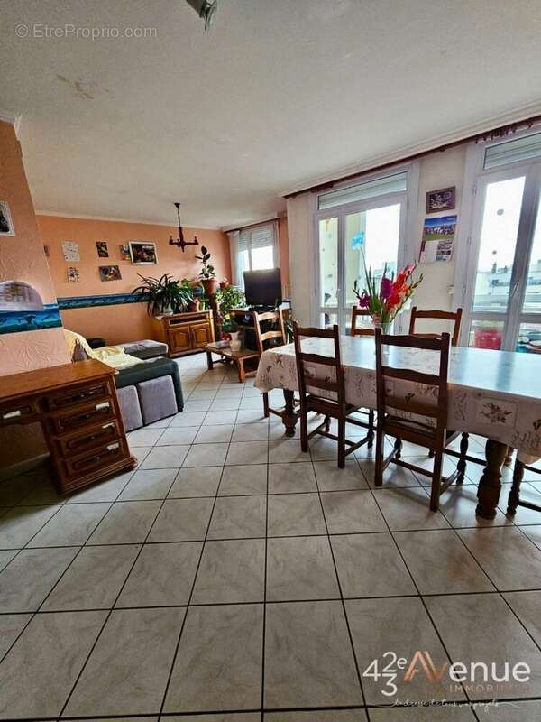 Appartement à SAINT-ETIENNE