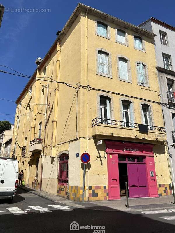 Immeuble à l'angle de Grande Rue Marion Roustan et Rue des Marins - Appartement à SETE
