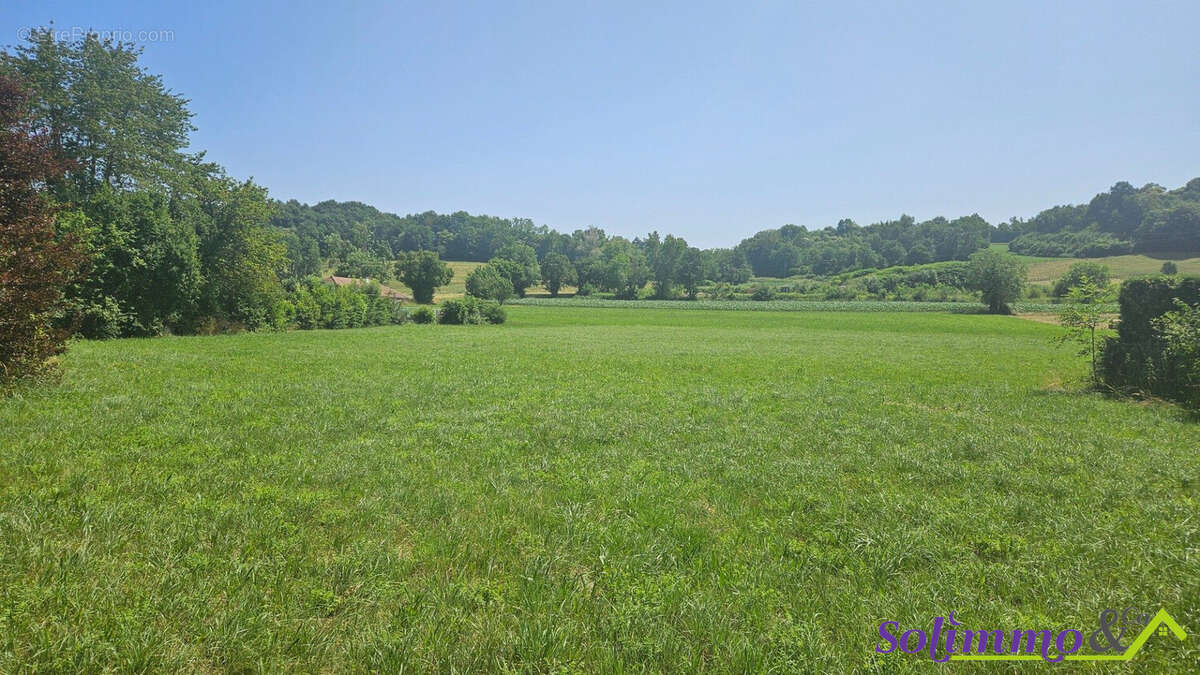 Terrain à CHARANCIEU