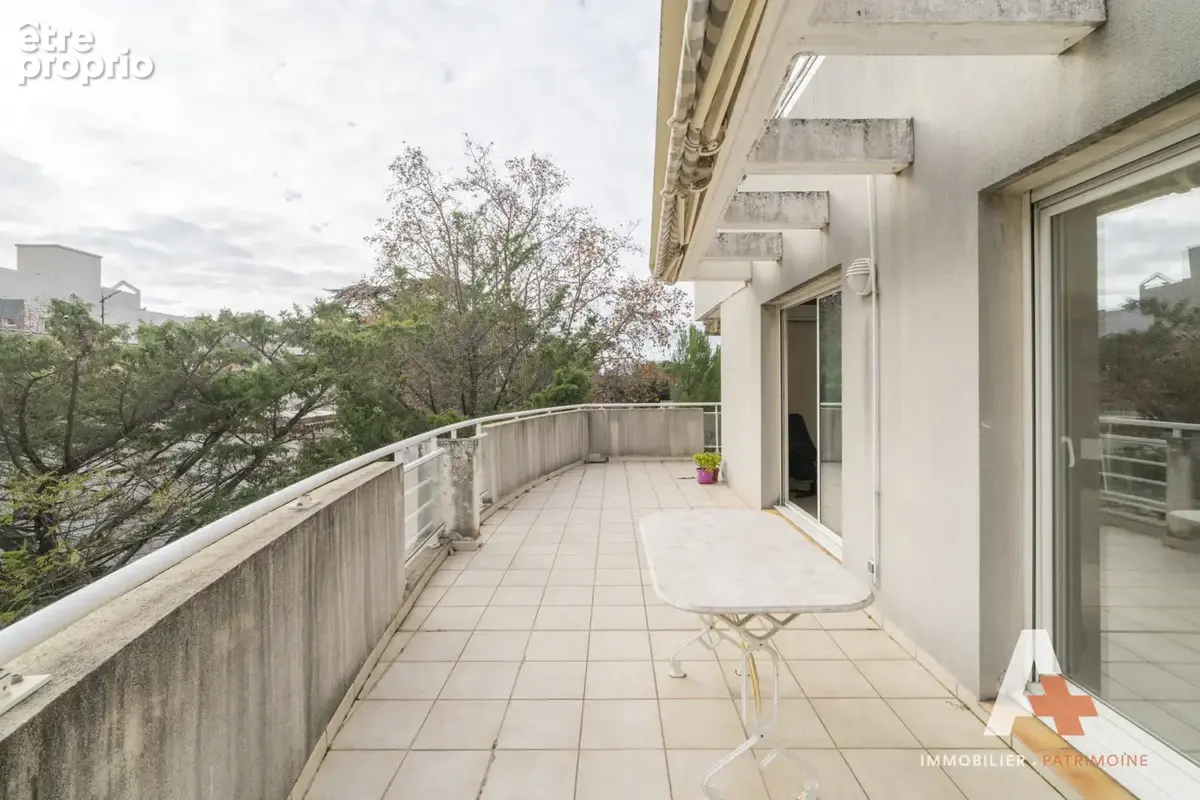 A vendre exclusivite appartement t5 115,69 m2 loi carrez + 2 terrasses  9,50 m2 et 39 m2 marseille 9e le cabot - photo 2