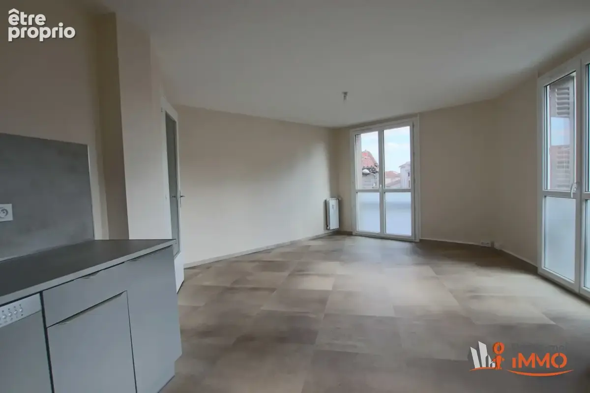 Appartement 2 pièces 51 m² à vendre à Montbrison (42600) - photo 3