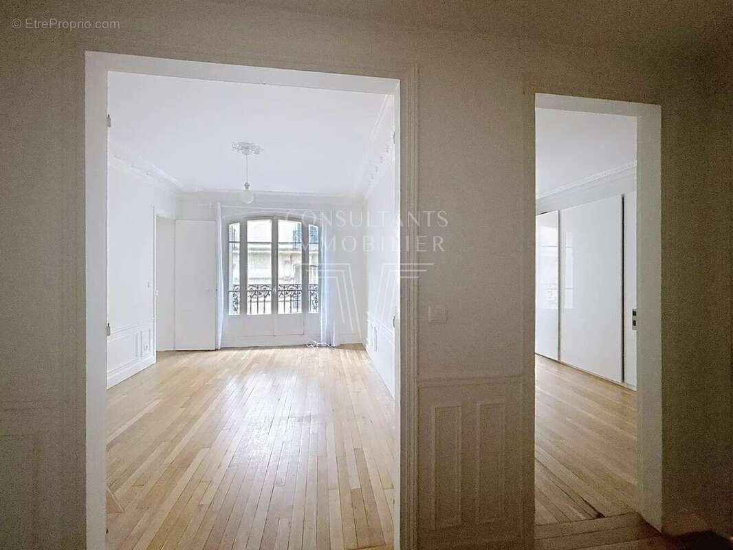 Appartement à NEUILLY-SUR-SEINE