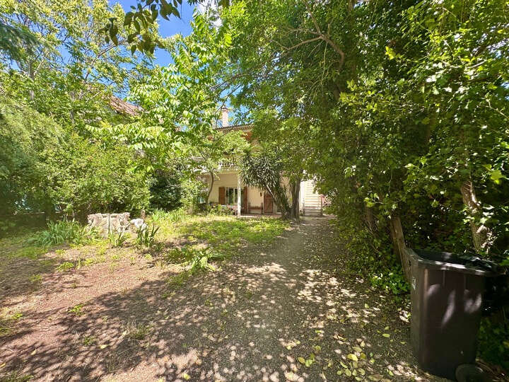 Opportunité à Marseille 10ème : Propriété à Rénover avec potentiel 250 m2 env. surface totale au sol - photo 2