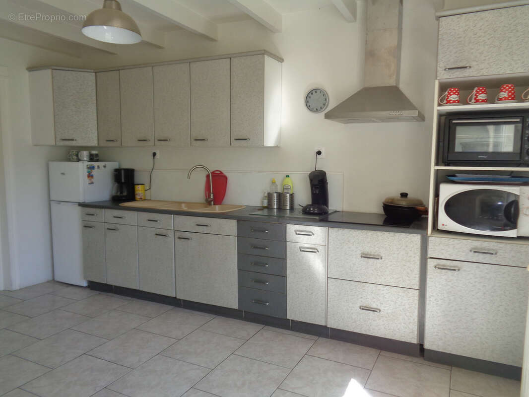 Maison charentaise en pierre rénovée – 163 m² habitables – Saint-Ciers-du-Taillon (17240) - photo 12
