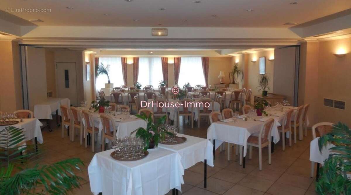 Commerce à PONT-DE-SALARS