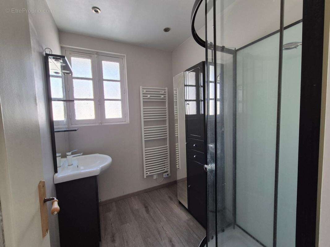 Maison à TERRASSON-LAVILLEDIEU