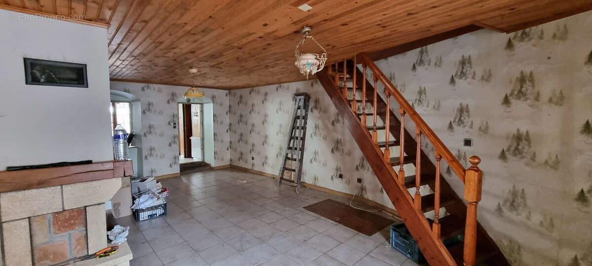 Maison à ESTIVAREILLES