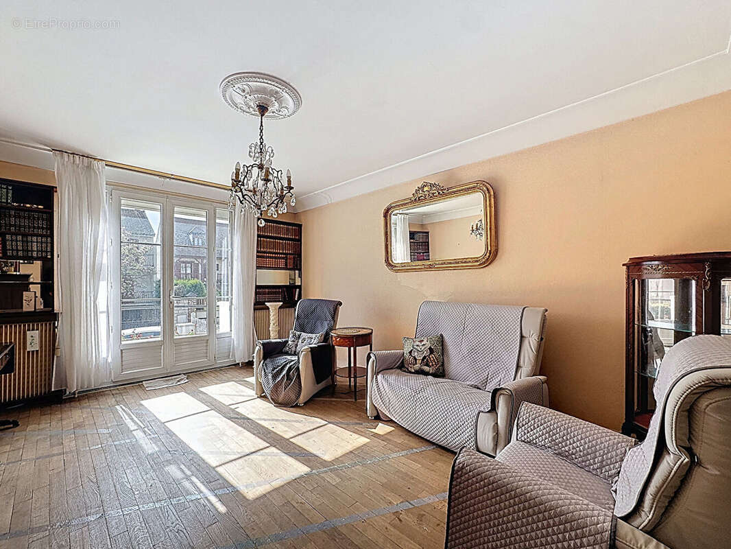 Maison à BONNEUIL-SUR-MARNE