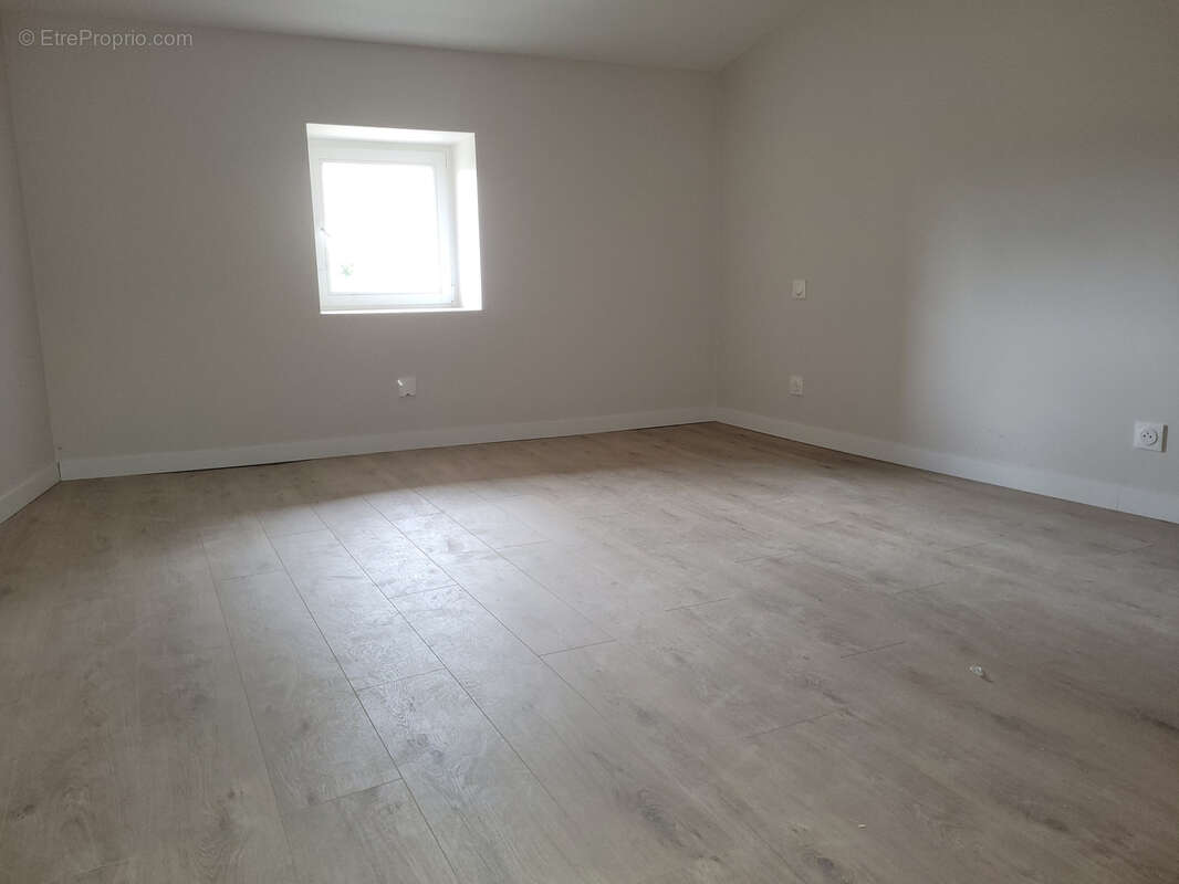 Appartement à CHAUSSAN