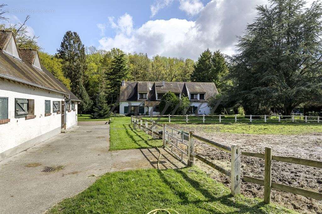 Maison à POIGNY-LA-FORET