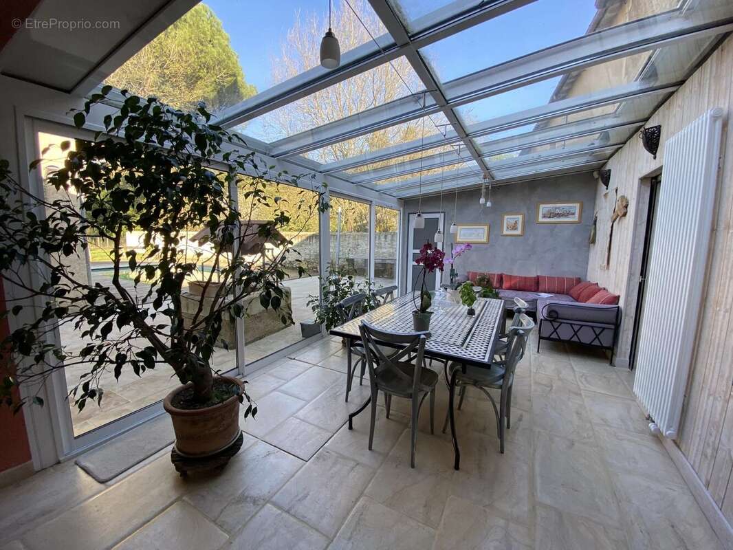 Maison à FONTAINE-LE-COMTE
