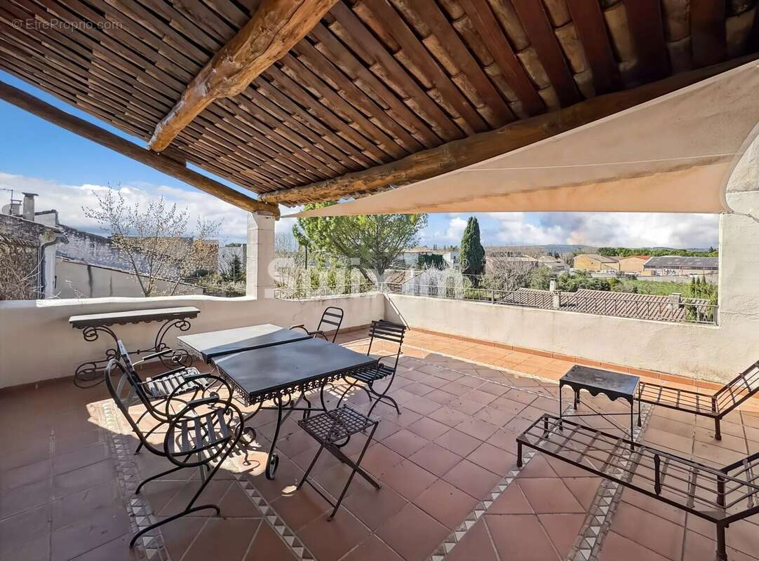 Maison à SAINTE-CECILE-LES-VIGNES