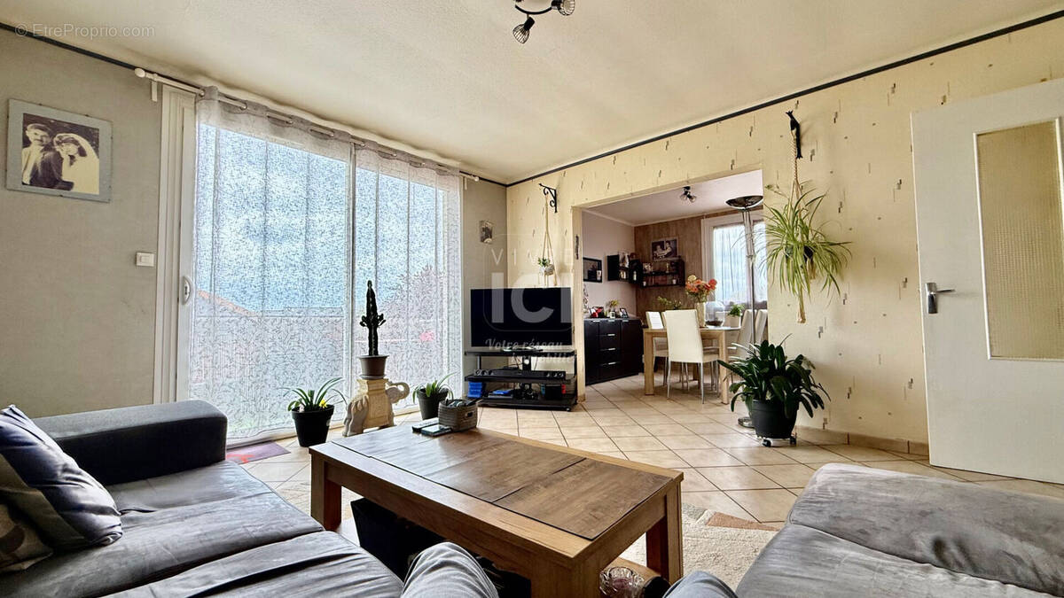 Maison à SAINTE-LUCE-SUR-LOIRE