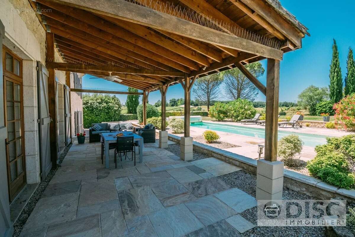 Magnifique propriété en pierre avec vues sur les vignobles, piscine et village à pied - photo 26