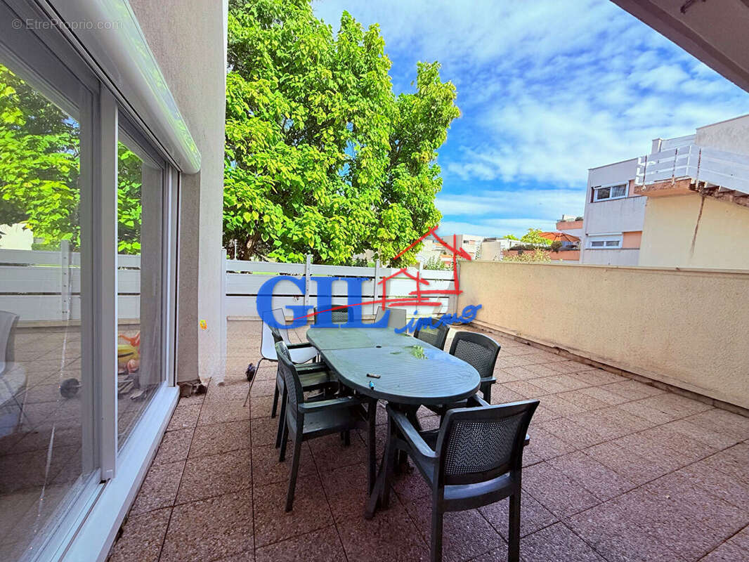 Appartement à SAVIGNY-LE-TEMPLE