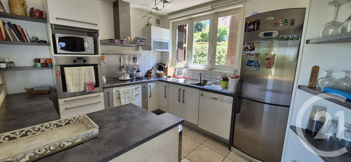 Maison 6 pièces 126 m² à vendre à La Chapelle-Naude (71500) - photo 6