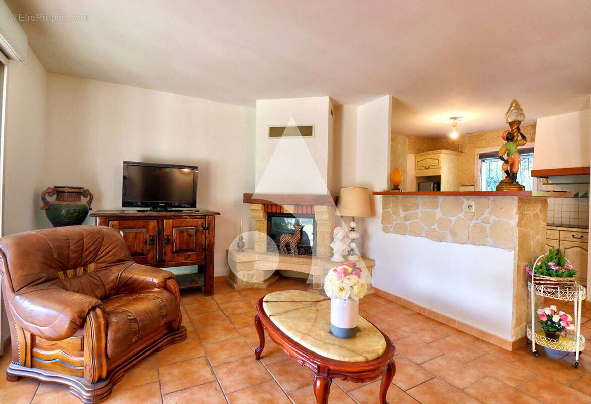 Maison à VINON-SUR-VERDON