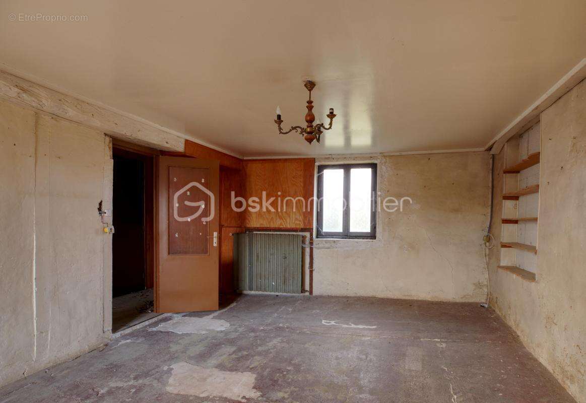 Maison à COULOMBS-EN-VALOIS