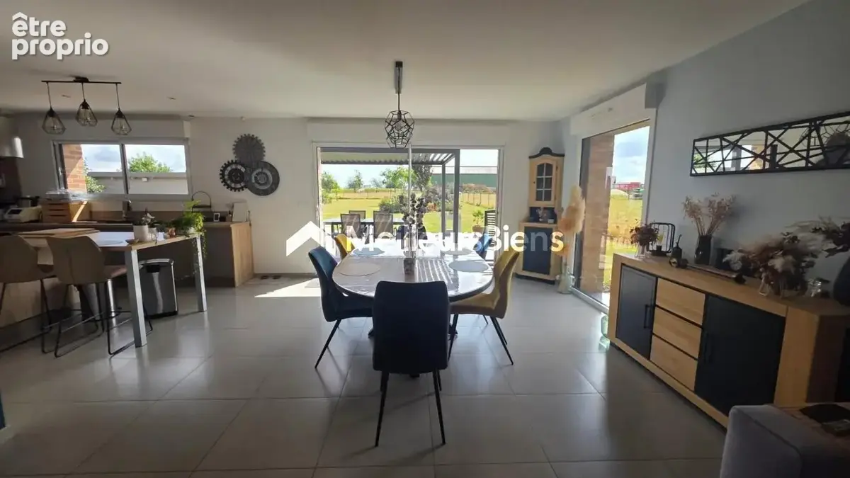 Maison familiale avec terrasse pergola et garage à Estreux - photo 9