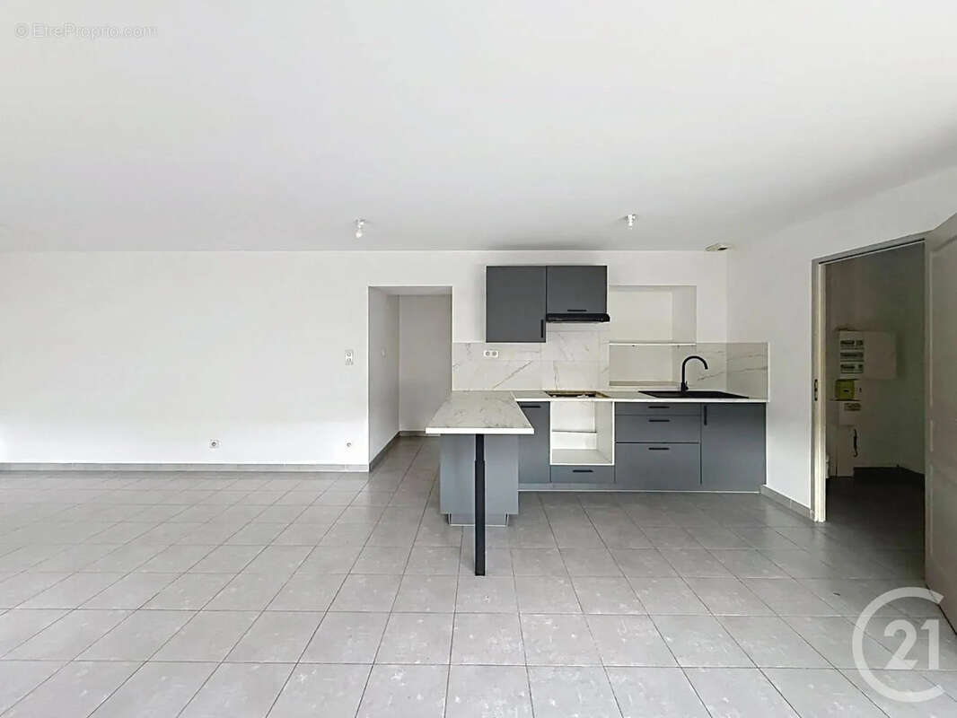 Appartement à REPLONGES