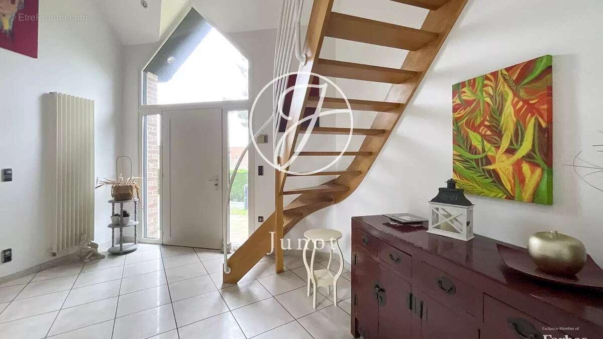 Maison à NEUVILLE-EN-FERRAIN
