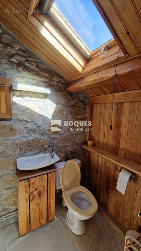 Au pied du Larzac méridional, dans superbe village, maison de village en pierre rénovée 69 m2 habitables, cave - photo 12