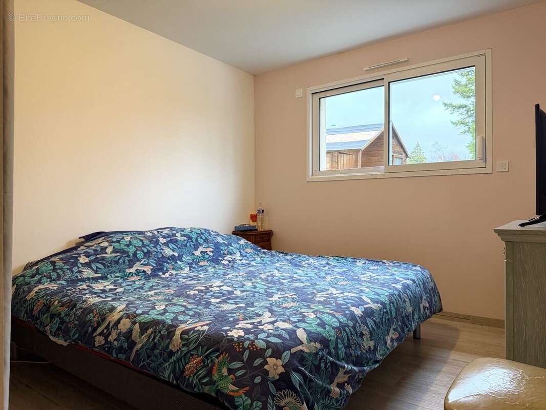Chambre 1 RDC - Maison à CORMES