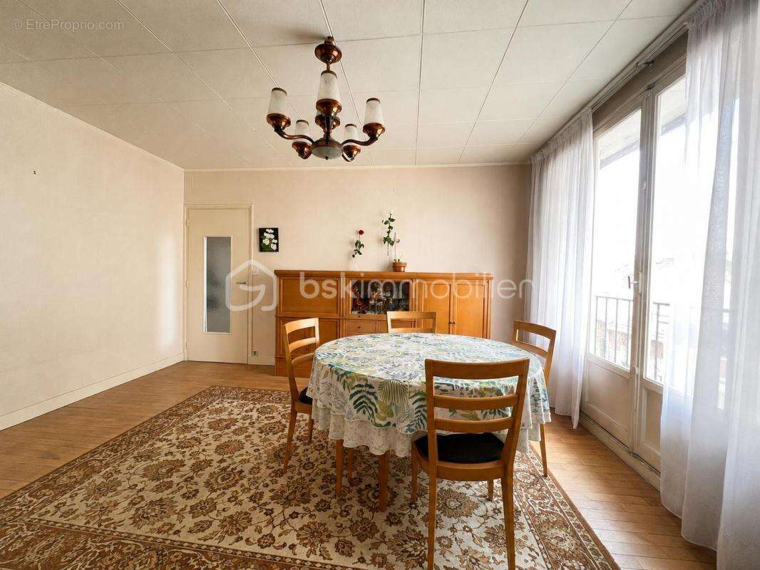 Appartement 3 PIÈCES /63 m² /3ᵉ ÉTAGE Proche des transports Métro L7 et L14 - photo 2