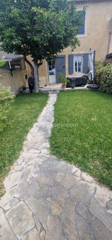 Beaucoup de charme, maison t4 avec jardin! - photo 4