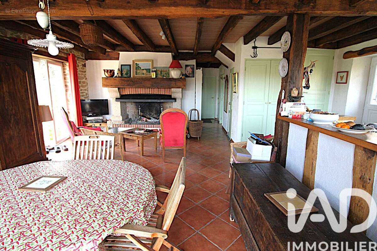 Maison 109 m² à Thauron  - photo 6