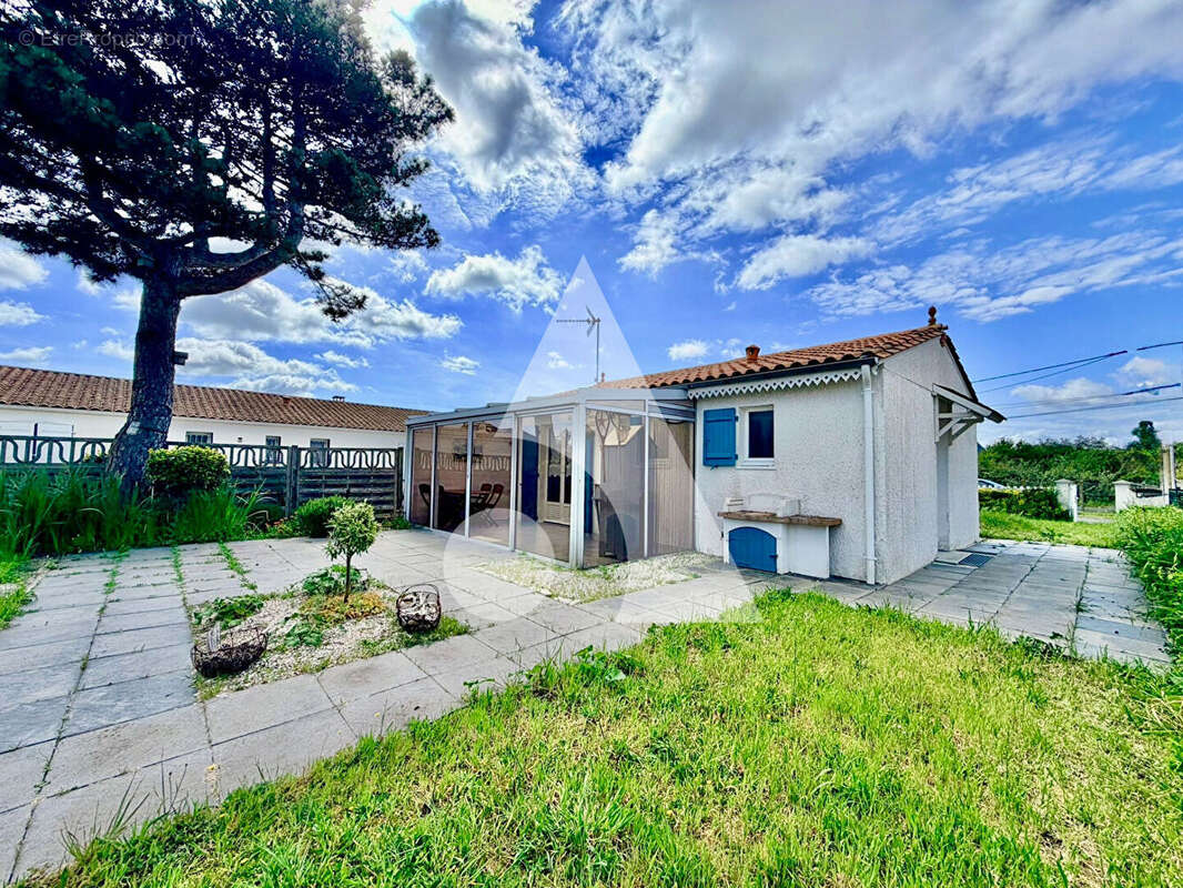 Maison à BOURCEFRANC-LE-CHAPUS