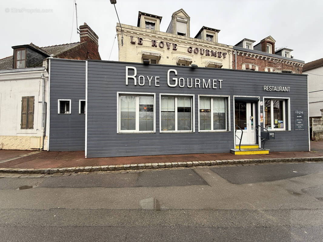 Commerce à ROYE
