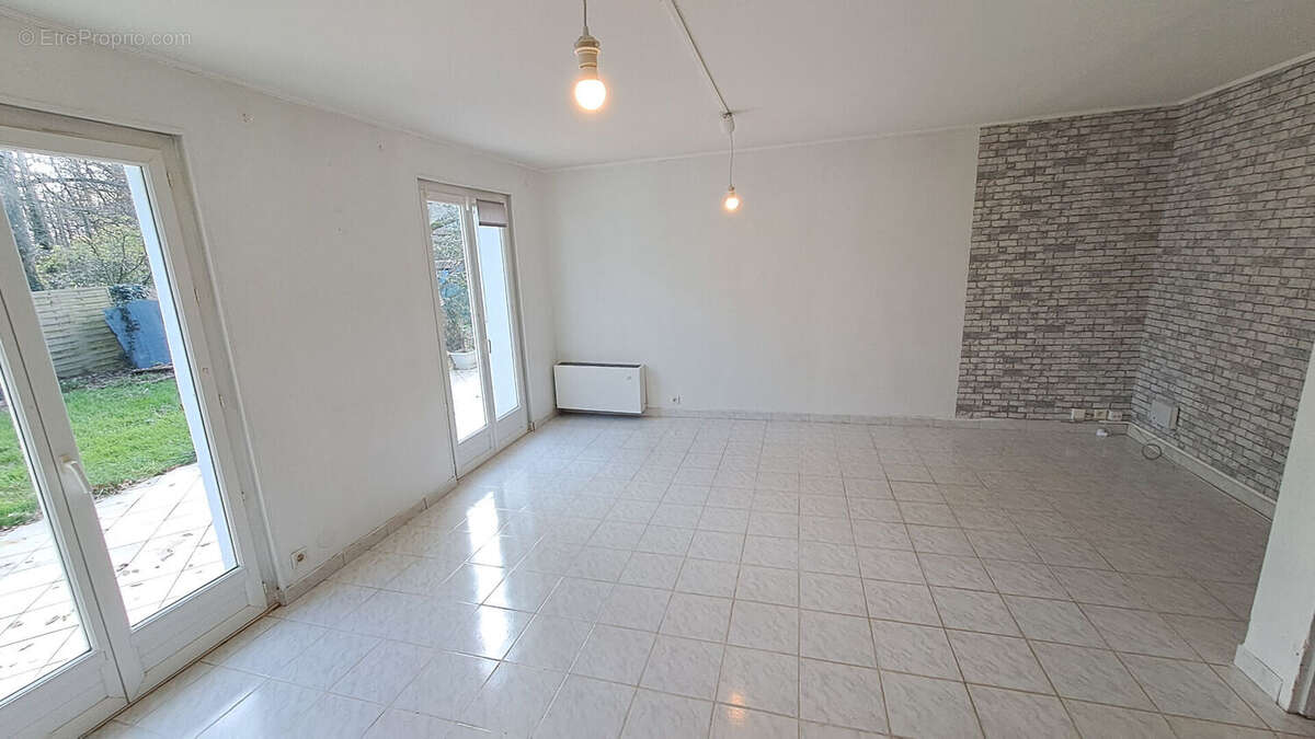 Maison à MAGNY-LES-HAMEAUX