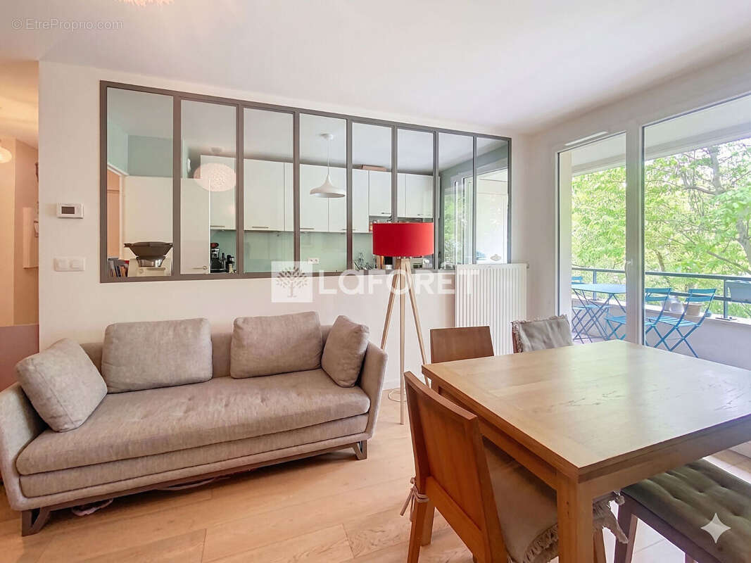 Appartement à SURESNES
