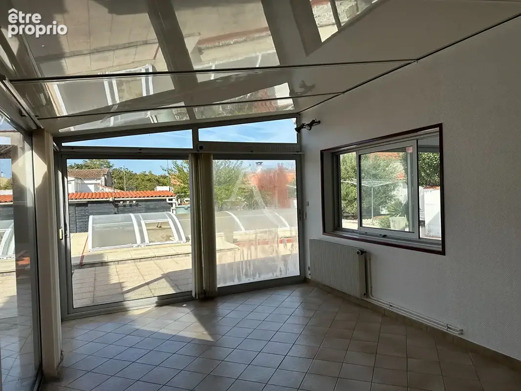 Grande maison familiale de 193.96 m2 avec piscine à Rochefort - photo 8