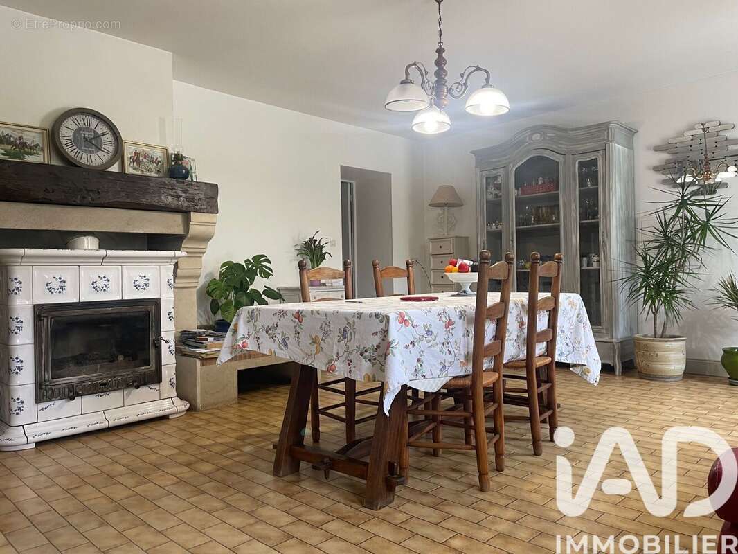 Maison 222 m² à Lamothe-Montravel  - photo 4