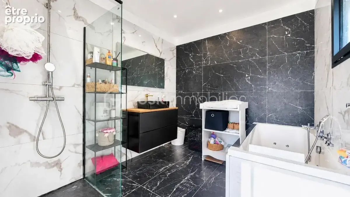 Achat d'une Villa contemporaine RT 2012 de plain-pied – 130 m² habitables + 130 m² aménageables – Piscine – Terrain 1 500 m² - photo 9