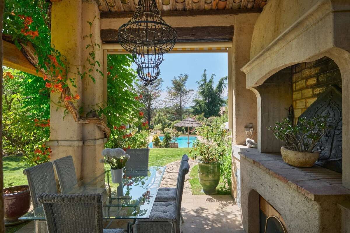 Propriété provençale d'exception dans un domaine fermé - photo 14