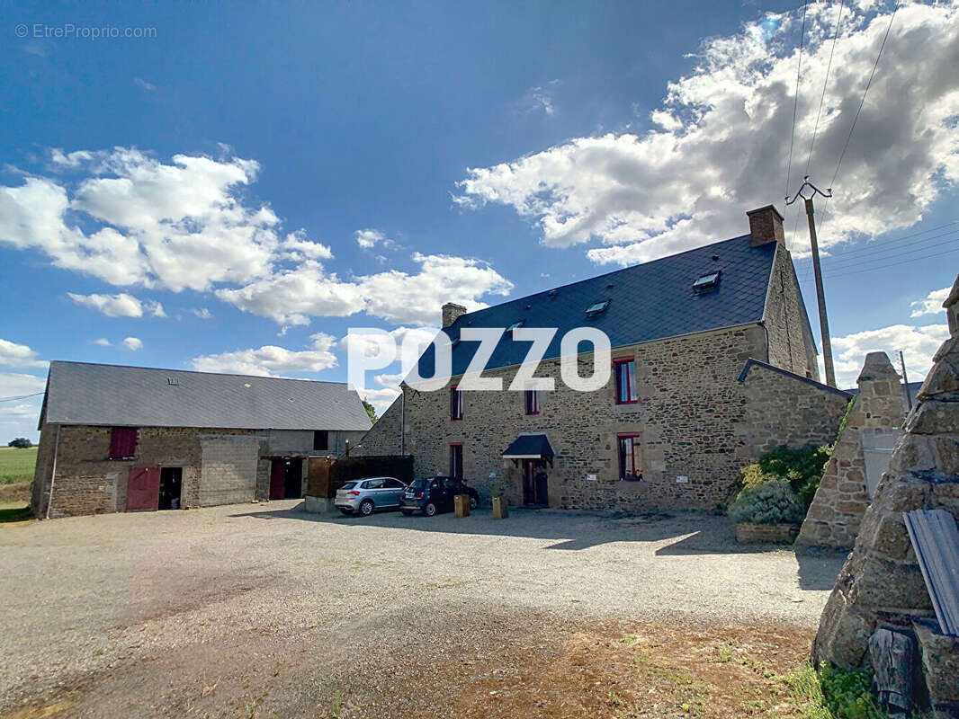 Maison à SAINT-GEORGES-DE-GREHAIGNE