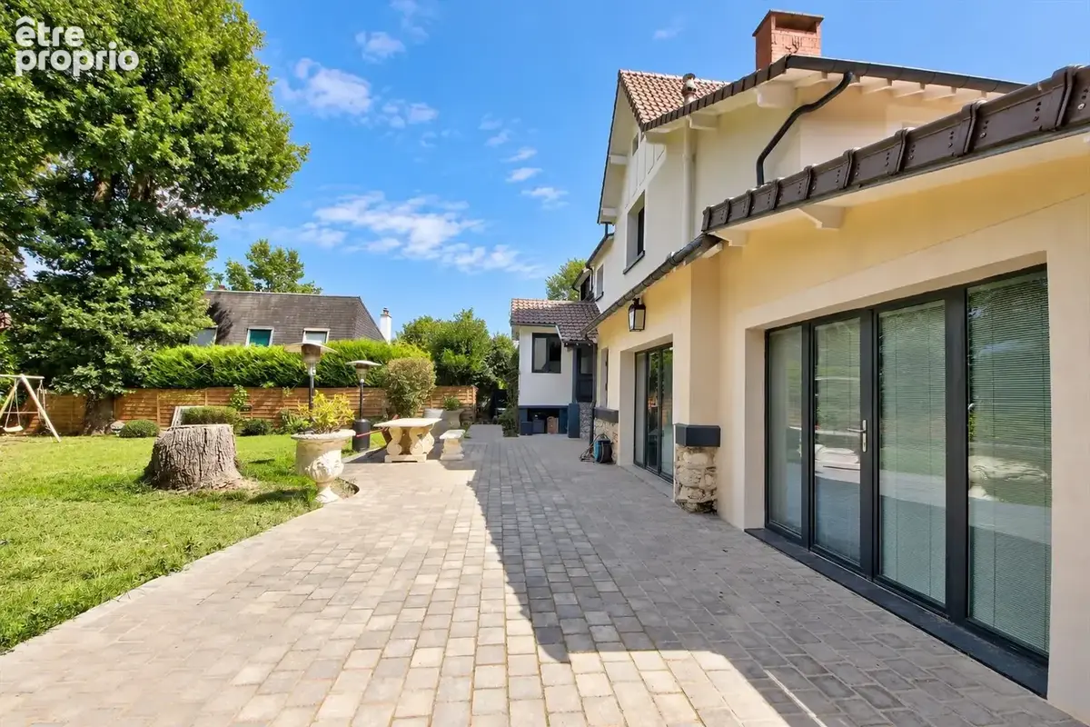 Maison 9 pièces 225 m² à vendre à La Celle-Saint-Cloud (78170) - photo 3